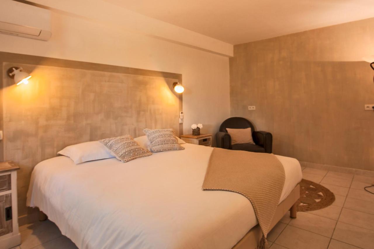 Location De Vacances Olivier Jardin Privatif Et Piscine Chauffee Partagee Calvi  Bagian luar foto