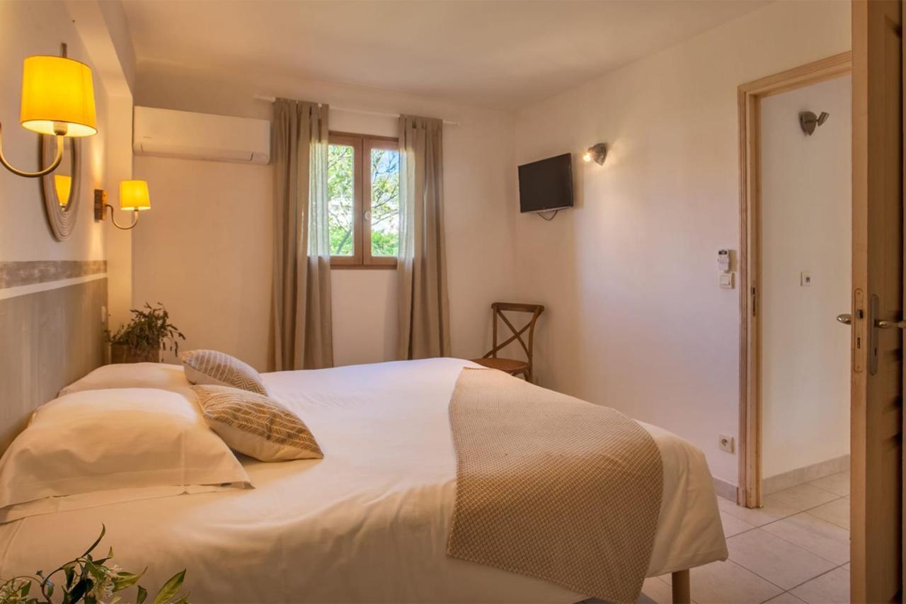 Location De Vacances Olivier Jardin Privatif Et Piscine Chauffee Partagee Calvi  Bagian luar foto