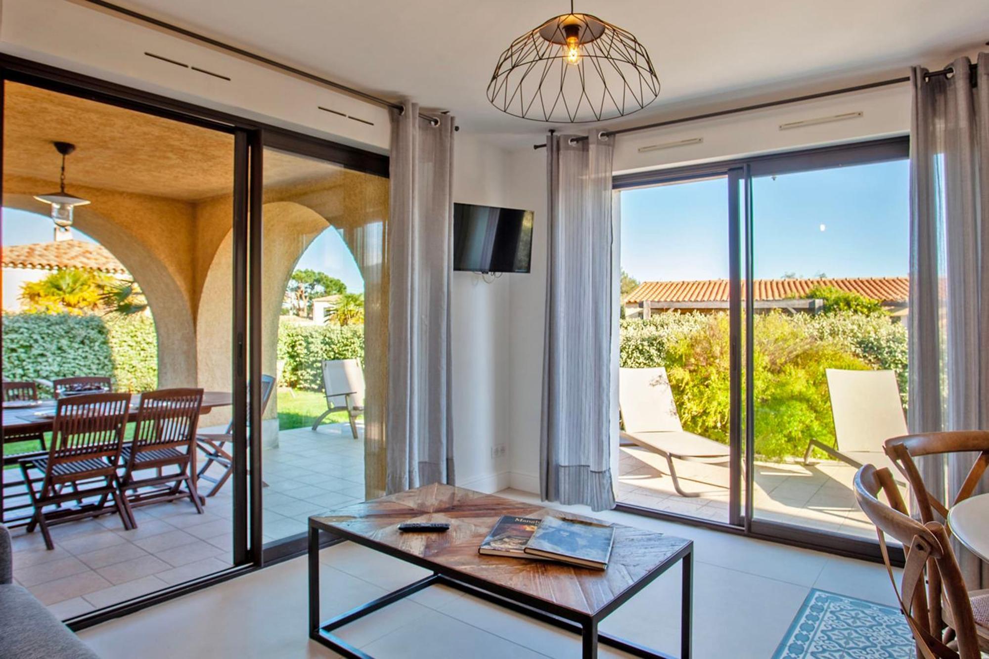 Location De Vacances Olivier Jardin Privatif Et Piscine Chauffee Partagee Calvi  Bagian luar foto